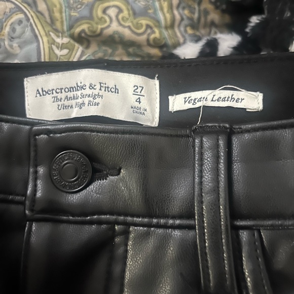 Abercrombie & Fitch Vegan Leather Ankle Straight Pant size 4 - Picture 3 of 7